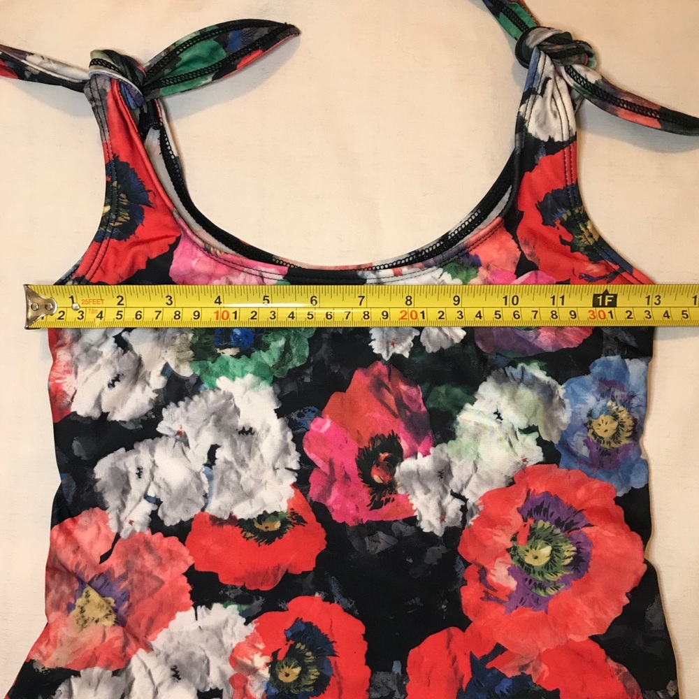 Kortni Jeane Swim Top Floral Poppies XS RARE - Picture 8 of 8